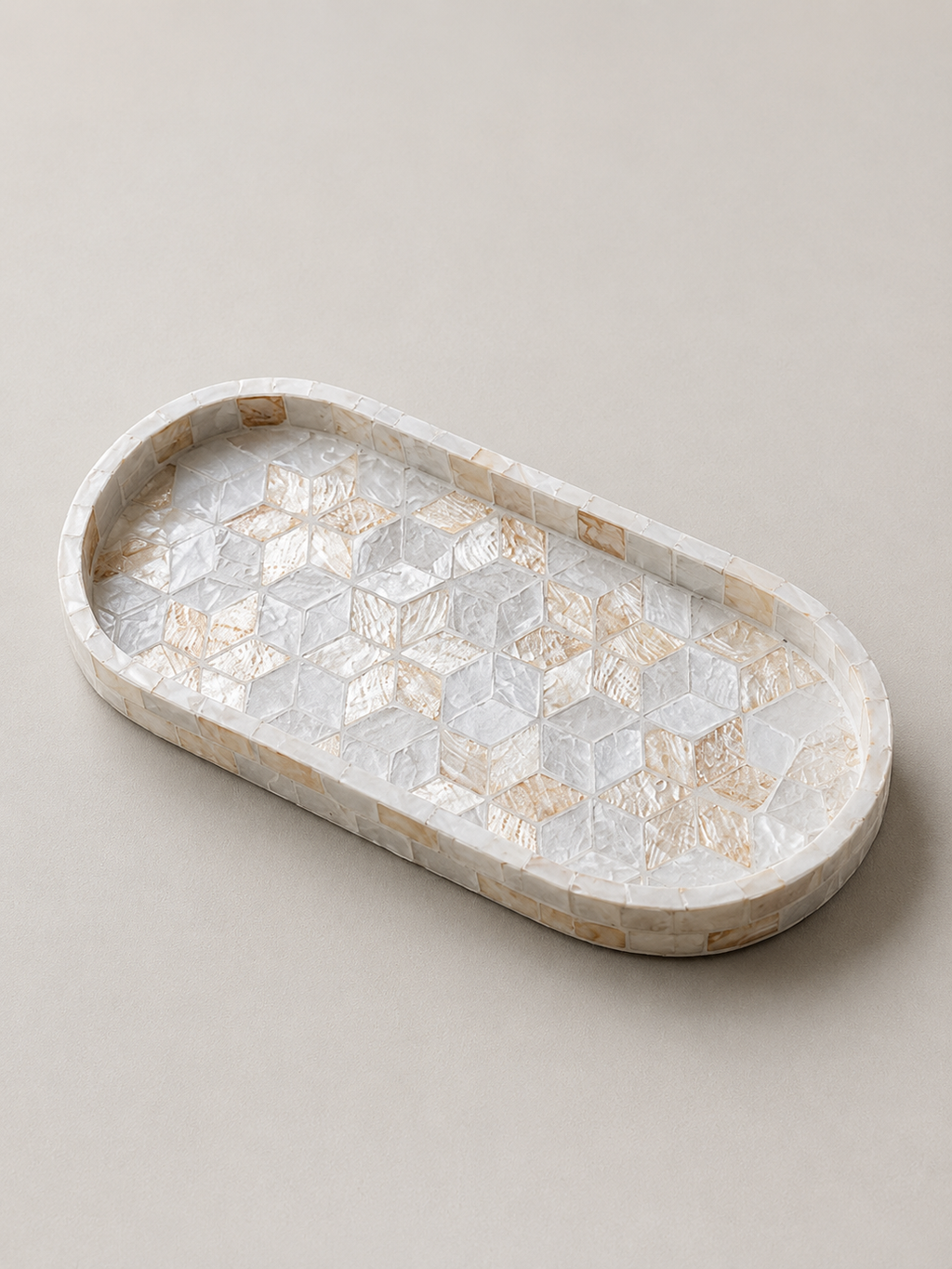 Pearly shell tray