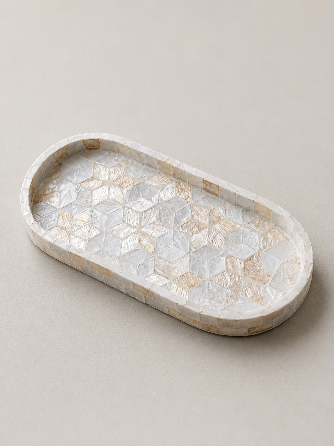 Pearly shell tray