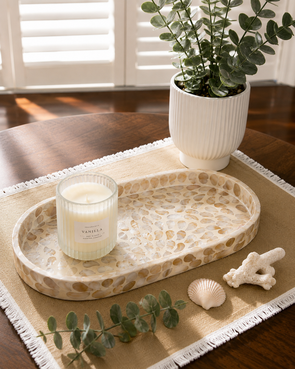 Pearly shell tray