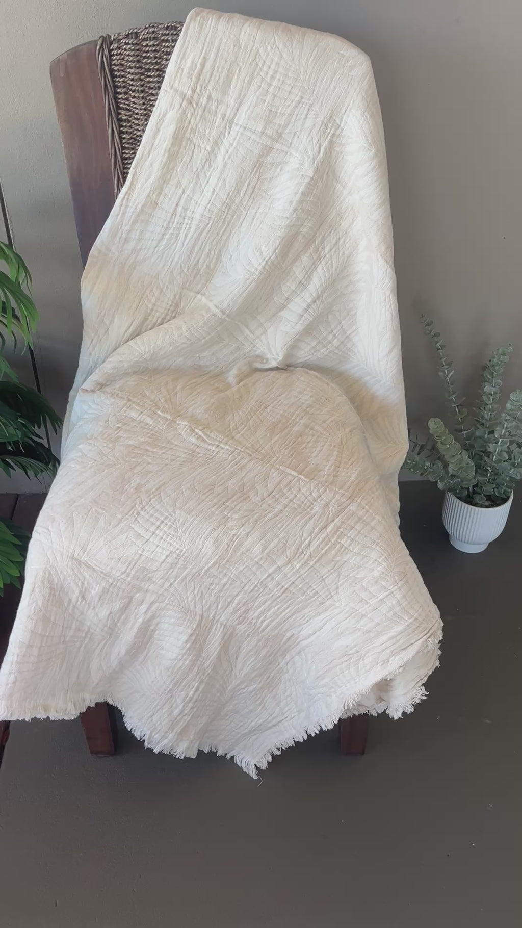 Palm Throw